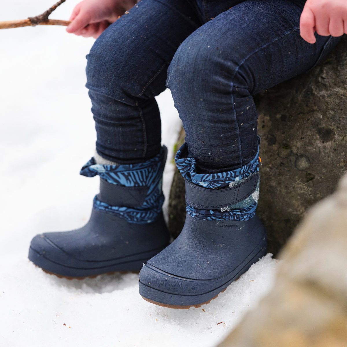 Bogs Baby Snowshell Snow Boots (Friendly Yeti)