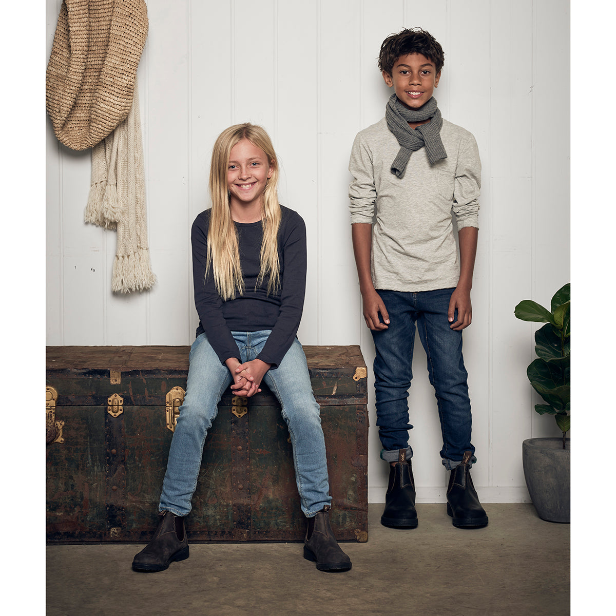 Blundstone Kids 565 Chelsea Boots (Rustic Brown) – Little Adventure Shop